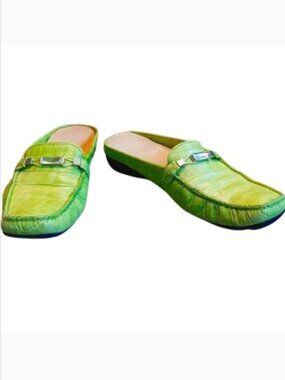 Stuart Weitzman Lime Green Alligator Embossed Loafer Mule- Sz. 7.5